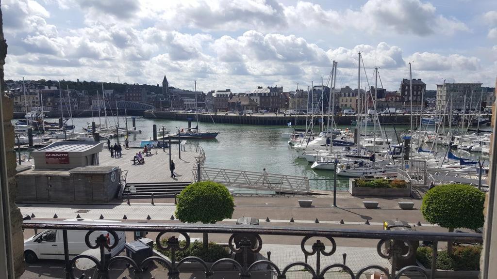 Colbert Appartement Dieppe Buitenkant foto